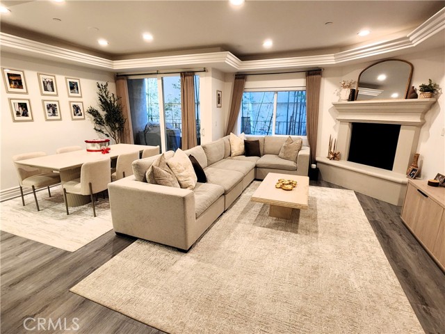 Detail Gallery Image 6 of 34 For 820 S Bedford #105,  Los Angeles,  CA 90035 - 2 Beds | 2/1 Baths