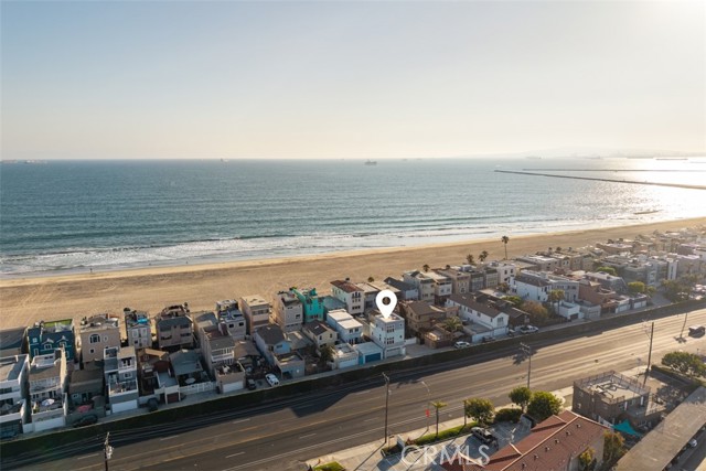 55 B Surfside Avenue, Surfside CA: https://media.crmls.org/medias/d75e72a1-8203-469a-a2ad-1233cf69b24c.jpg