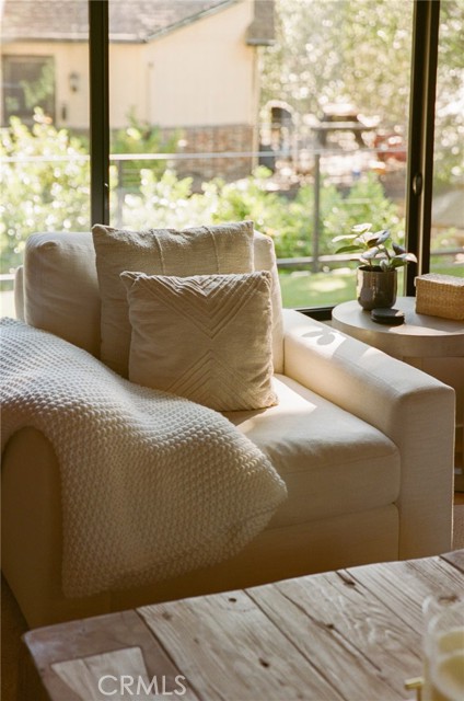 Detail Gallery Image 5 of 59 For 481 Heliotrope Dr, Lake Arrowhead,  CA 92352 - 3 Beds | 2/1 Baths