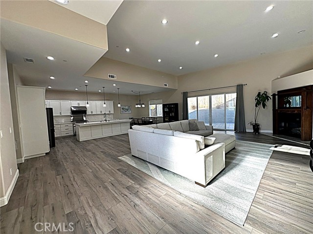4654 Hummel Drive, Santa Maria CA: https://media.crmls.org/medias/d75ec973-589d-49f3-b17e-58a58dbd98d4.jpg