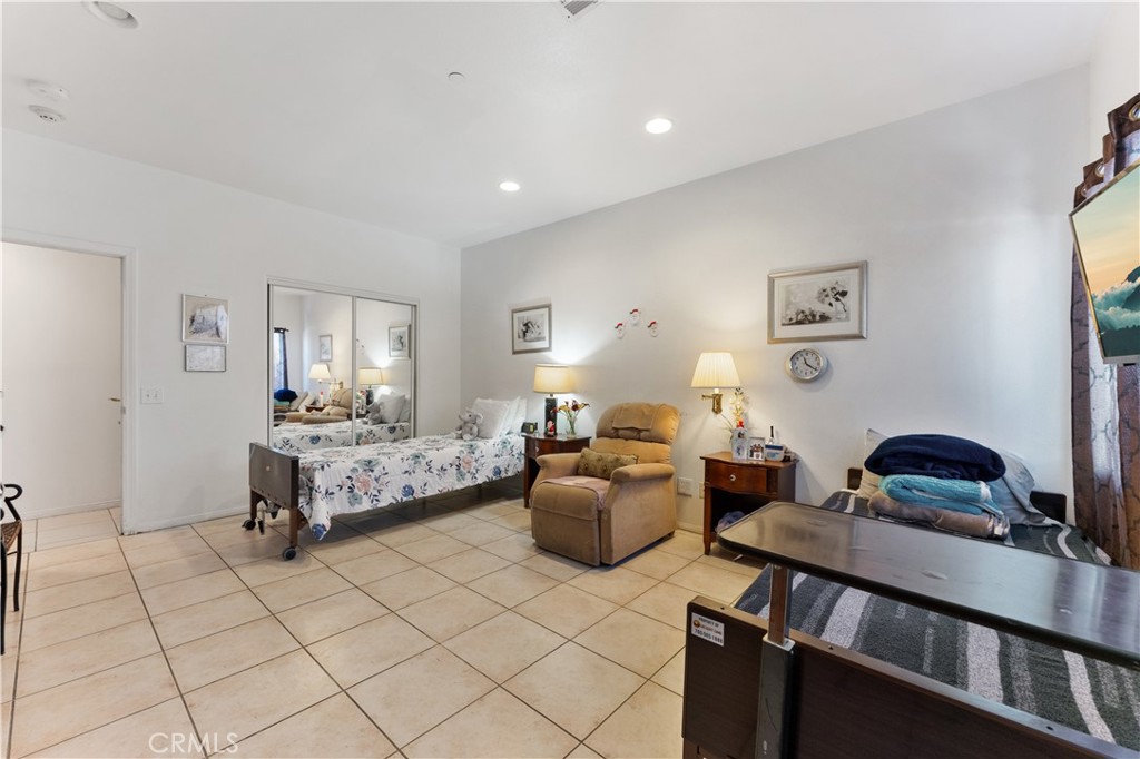 MLS #OC25213991 image #22