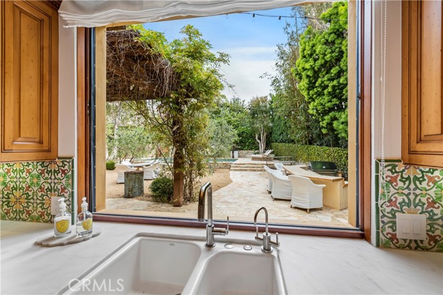 Detail Gallery Image 13 of 47 For 206 Driftwood Rd, Corona Del Mar,  CA 92625 - 4 Beds | 5/1 Baths