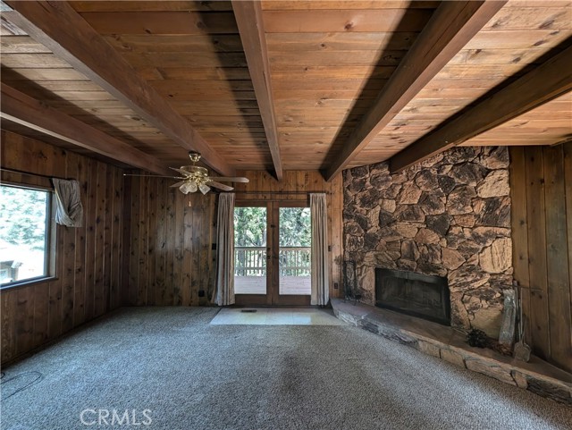 Detail Gallery Image 4 of 20 For 685 Ivy Ln, Lake Arrowhead,  CA 92352 - 2 Beds | 1/1 Baths