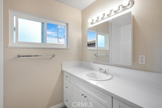 2216 Canehill Avenue, Long Beach CA: https://media.crmls.org/medias/d7614847-43c8-4f90-bfed-2b0df7623108.jpg