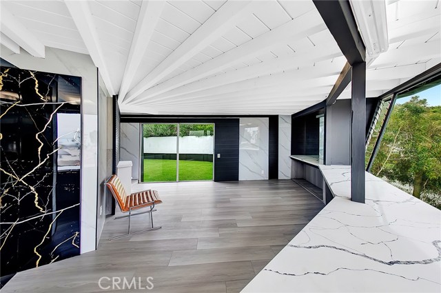 Detail Gallery Image 18 of 28 For 300 Holmwood Dr, Newport Beach,  CA 92663 - 3 Beds | 2 Baths