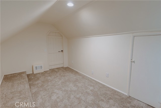 Detail Gallery Image 8 of 18 For 42520 Sonoma Dr, Big Bear Lake,  CA 92315 - 4 Beds | 2 Baths