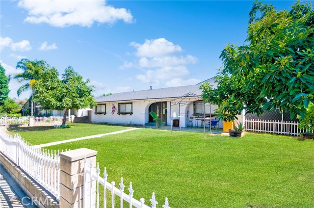 2302 8th Street, La Verne CA: https://media.crmls.org/medias/d7623b54-9f7d-464e-ae7b-56920f93f0fa.jpg