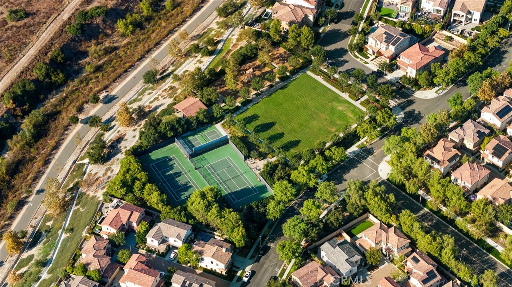 https://media.crmls.org/medias/d76307a8-a499-49f2-96a7-faf987bd466e.jpg?preset=X-Large