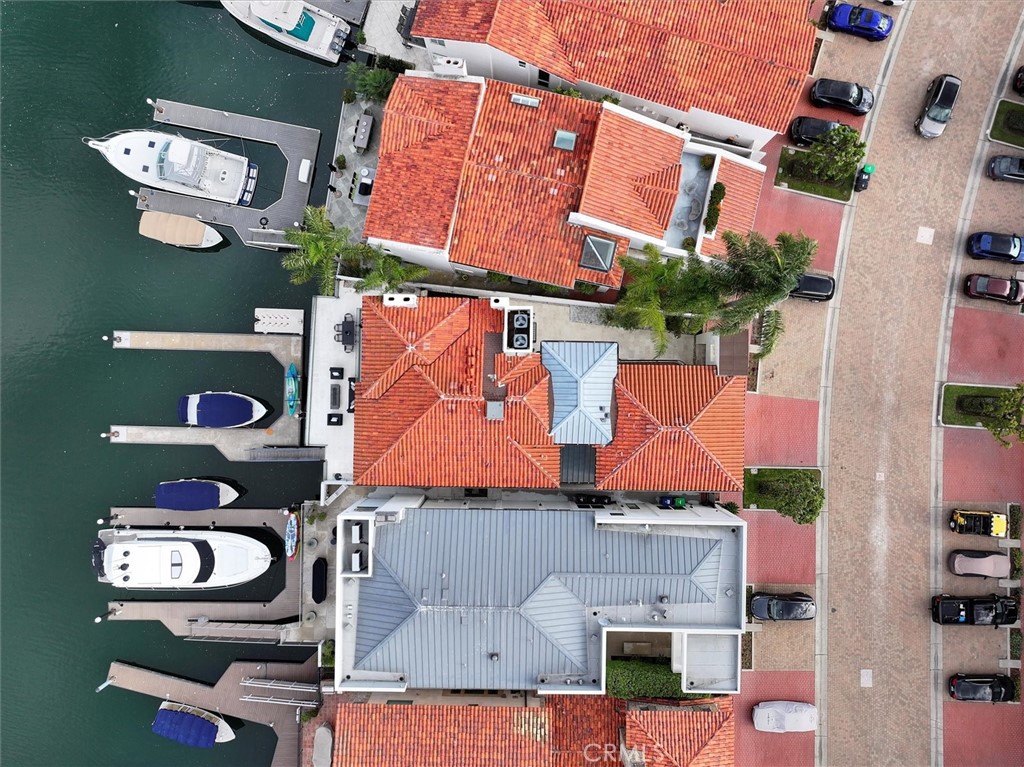 https://media.crmls.org/medias/d7636694-066b-4bcc-92eb-174b9716dea5.jpg?preset=X-Large