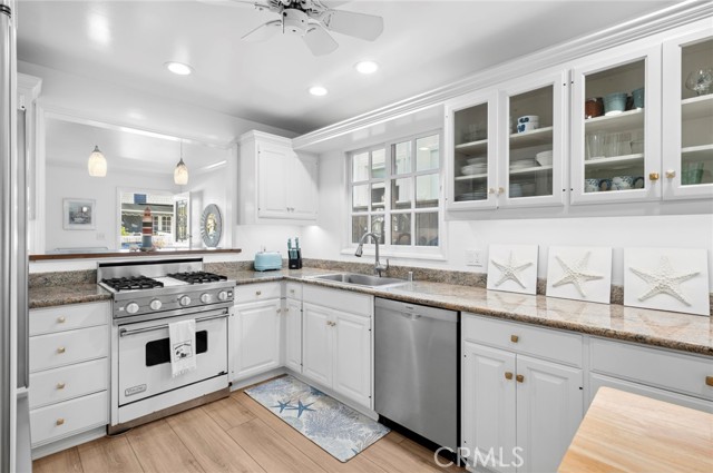 Detail Gallery Image 14 of 40 For 117 Amethyst Ave, Newport Beach,  CA 92662 - 3 Beds | 2 Baths