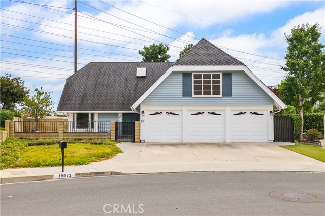 Detail Gallery Image 1 of 15 For 19082 Plum Tree Ln, Huntington Beach,  CA 92646 - 4 Beds | 3 Baths