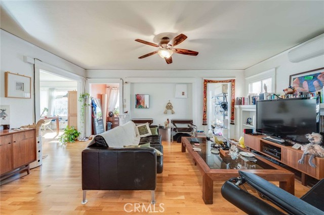 Detail Gallery Image 3 of 40 For 3215 Sherwood Ave, Alhambra,  CA 91801 - 5 Beds | 3 Baths