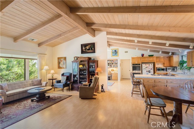 711 Tumble Creek Lane, Fallbrook CA: https://media.crmls.org/medias/d763b9f8-a5bc-4a0e-9d10-429e63c36931.jpg