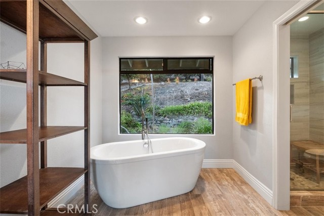 5088 San Jacinto Circle West, Fallbrook CA: https://media.crmls.org/medias/d7641a42-e7e1-4222-8557-6f537024f377.jpg