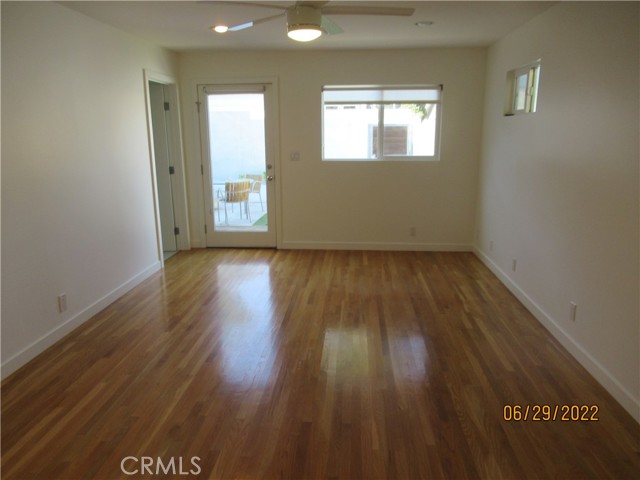 656 Rosecrans Avenue, Manhattan Beach, California 90266, 3 Bedrooms Bedrooms, ,1 BathroomBathrooms,Residential,Sold,Rosecrans,SB22143414