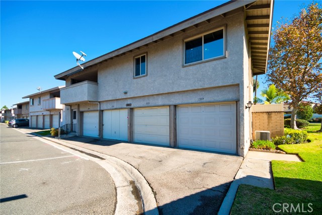 Detail Gallery Image 1 of 39 For 1207 N Kraemer Bld #4,  Placentia,  CA 92870 - 2 Beds | 1 Baths