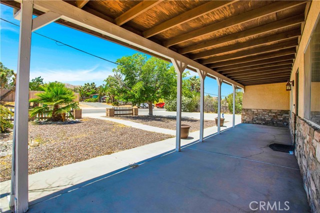 Detail Gallery Image 7 of 43 For 56990 Navajo Trl, Yucca Valley,  CA 92284 - 2 Beds | 2 Baths