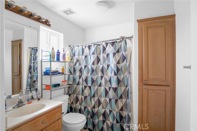 Detail Gallery Image 12 of 24 For 2093 Glory Ct, Atwater,  CA 95301 - 4 Beds | 2/1 Baths