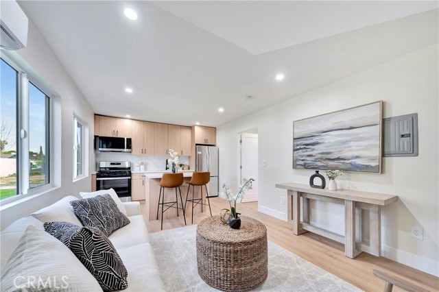 20742 Lull Street, Winnetka CA: https://media.crmls.org/medias/d7655dff-3d1b-4036-92cb-dbfdad27f4bf.jpg