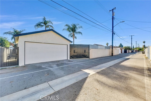 Detail Gallery Image 30 of 33 For 4794 San Bernardino St, Montclair,  CA 91763 - 4 Beds | 2 Baths