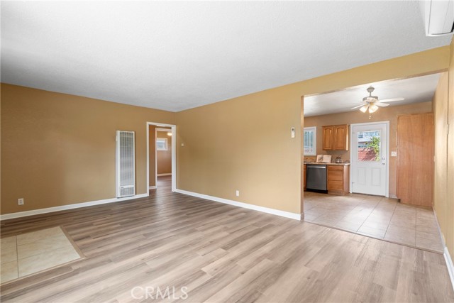 Detail Gallery Image 8 of 19 For 4127 Goodman St, Riverside,  CA 92503 - 3 Beds | 1/1 Baths