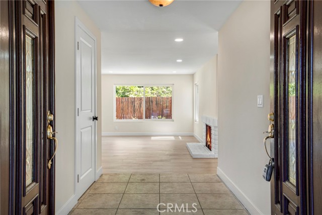 Detail Gallery Image 3 of 23 For 1669 Woodside Dr., Thousand Oaks,  CA 91362 - 3 Beds | 2 Baths