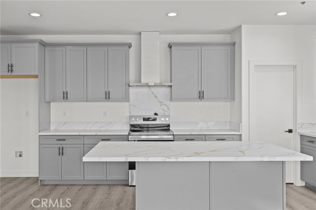 Detail Gallery Image 6 of 27 For 16765 La Bella Villa, Riverside,  CA 92503 - 5 Beds | 3 Baths