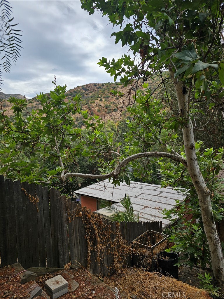 https://media.crmls.org/medias/d7669285-189b-48d4-b75b-e00c65373cbe.jpg?preset=X-Large