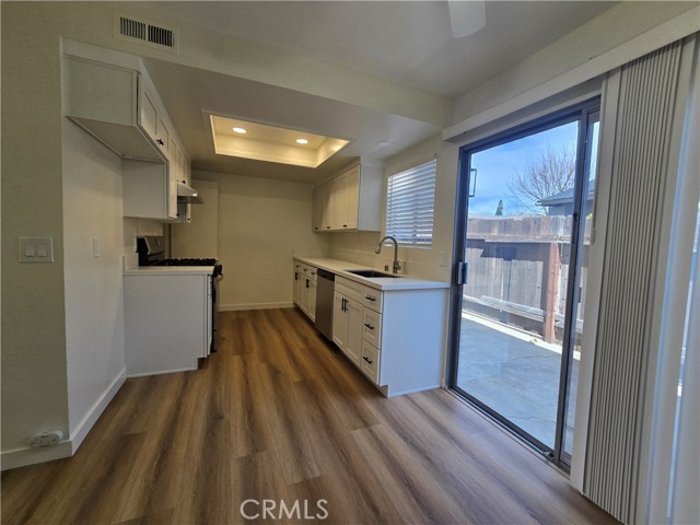 Detail Gallery Image 6 of 16 For 160 Greentree, La Habra,  CA 90631 - 2 Beds | 1/1 Baths