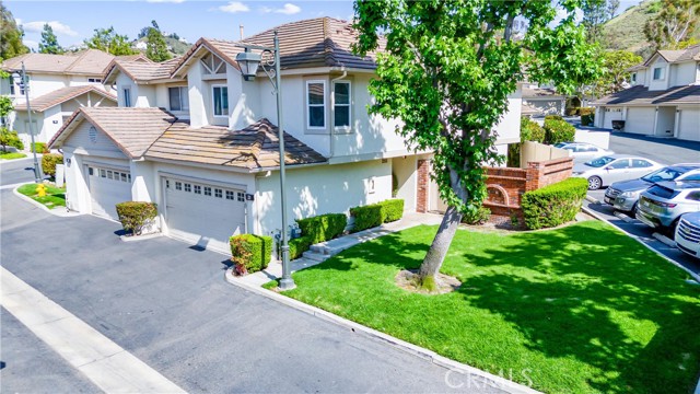 5847 E Rocking Horse Way, Orange CA: https://media.crmls.org/medias/d767388d-13b5-47ee-9136-acaad289f169.jpg