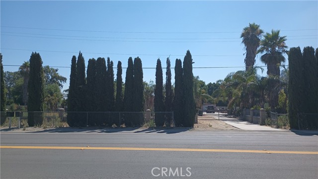 Detail Gallery Image 3 of 4 For 11229 Cypress Ave, Fontana,  CA 92337 - – Beds | – Baths
