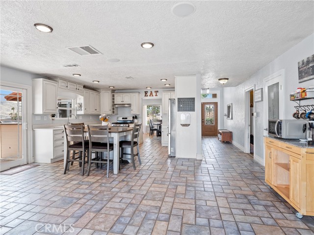 Detail Gallery Image 22 of 45 For 18728 Plumas St, Hesperia,  CA 92345 - 4 Beds | 2 Baths