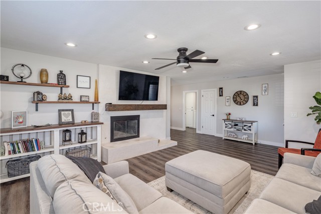 Image 5 of 65 For 824 Dune  