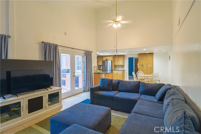 Detail Gallery Image 13 of 23 For 25426 Avenida Escalera, Valencia,  CA 91355 - 5 Beds | 3 Baths