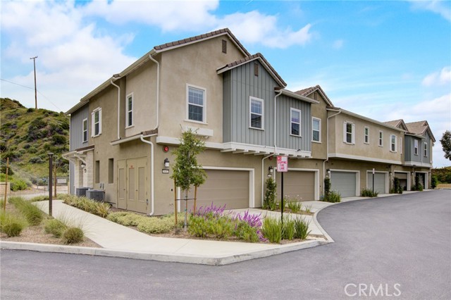 Detail Gallery Image 3 of 46 For 26412 Brahman Ct, Saugus,  CA 91350 - 3 Beds | 2/1 Baths