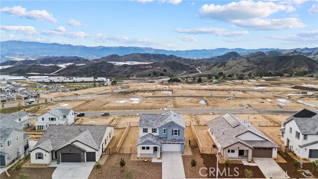 Detail Gallery Image 6 of 59 For 28908 Saddle Cir, Castaic,  CA 91384 - 4 Beds | 3 Baths