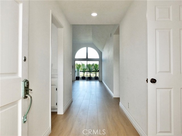 Detail Gallery Image 2 of 21 For 4739 E 4th, Long Beach,  CA 90814 - 2 Beds | 2 Baths