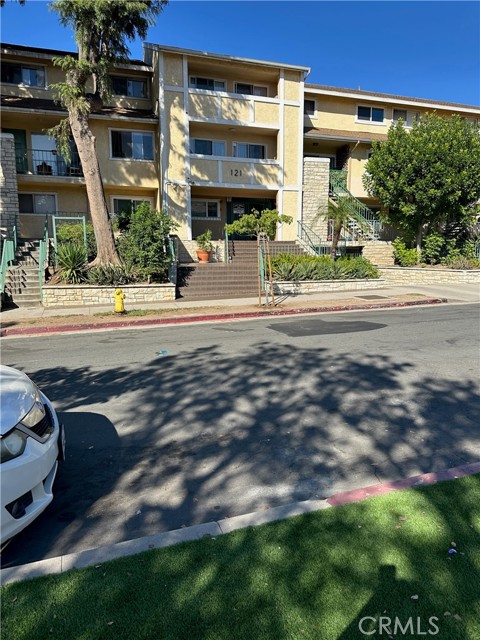 121 Sinclair, 122