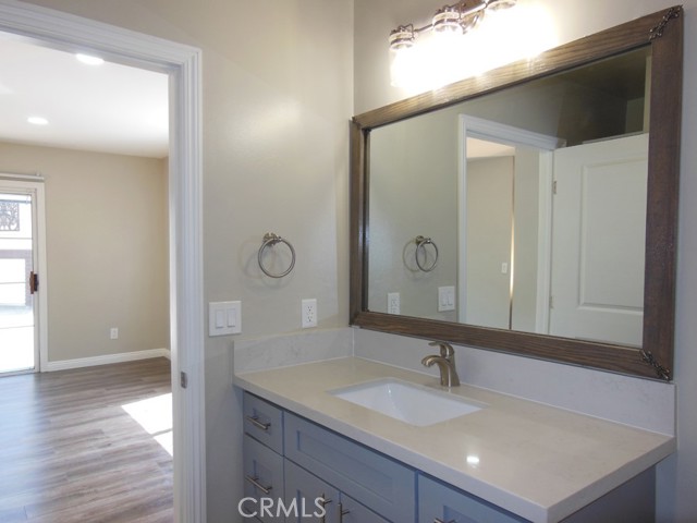 4956 Revlon Drive, La Canada Flintridge CA: https://media.crmls.org/medias/d76b5d4f-6dad-4dc2-bf5d-76e1cf1abf5e.jpg