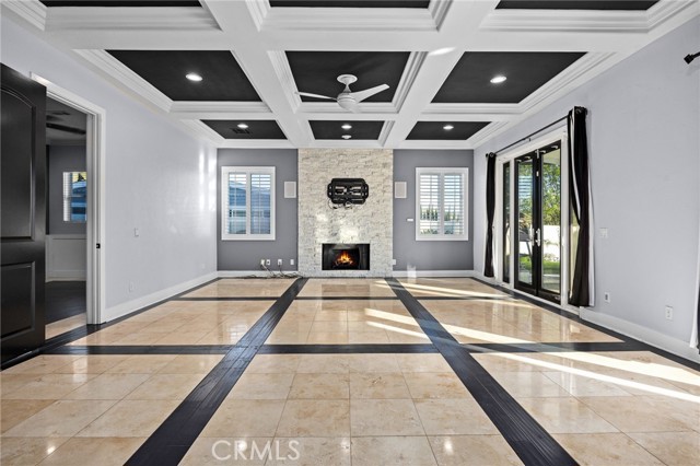 Detail Gallery Image 4 of 58 For 29061 Lupin Pl, Canyon Lake,  CA 92587 - 5 Beds | 3/1 Baths