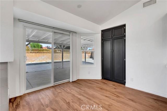 Detail Gallery Image 16 of 44 For 2031 Thomas Dr, Lancaster,  CA 93535 - 5 Beds | 2 Baths