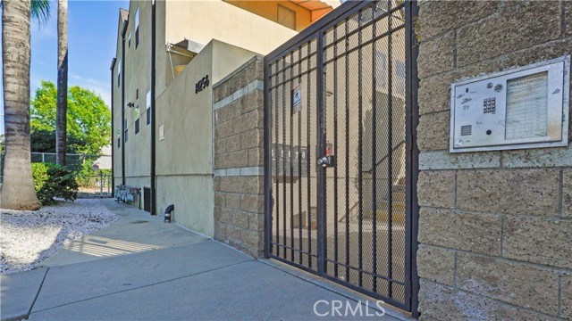 Detail Gallery Image 28 of 32 For 14256 Victory Bld #3,  Van Nuys,  CA 91401 - 2 Beds | 2 Baths
