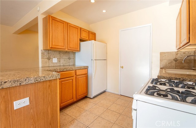 Detail Gallery Image 34 of 41 For 3301 Grayburn Rd, Pasadena,  CA 91107 - 3 Beds | 2/1 Baths
