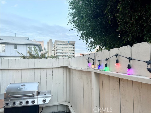 Detail Gallery Image 22 of 46 For 1433 S Beverly Dr, Los Angeles,  CA 90035 - 3 Beds | 2/1 Baths