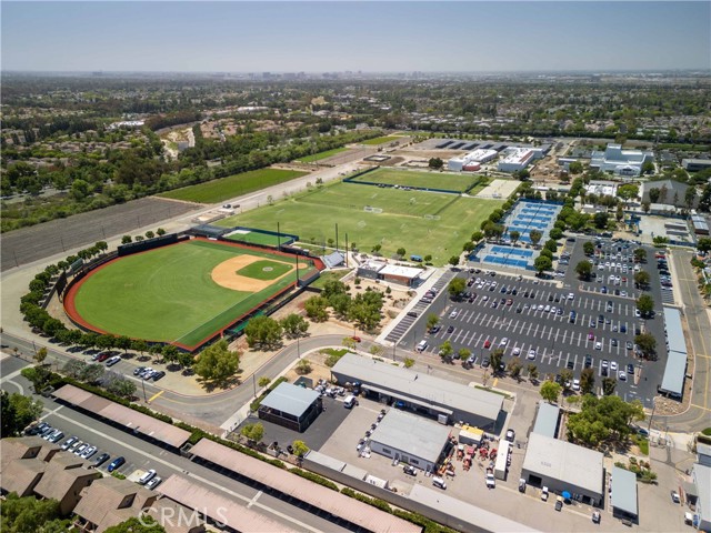 10 Windrow, Irvine CA: https://media.crmls.org/medias/d76fa68a-6f18-4c15-b786-3efd0780c504.jpg