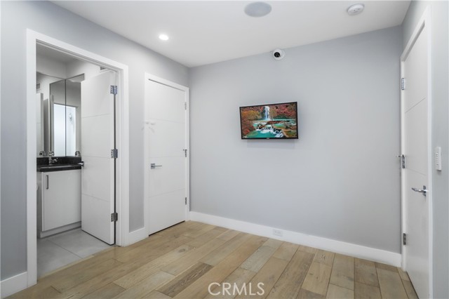 Detail Gallery Image 33 of 47 For 6230 Beeman Ave, North Hollywood,  CA 91606 - 6 Beds | 4/2 Baths