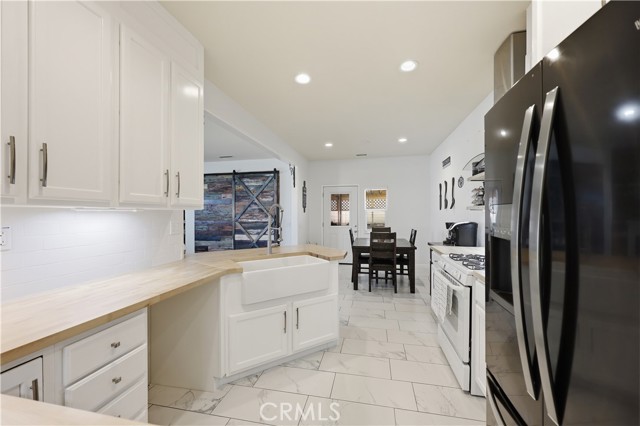 Detail Gallery Image 12 of 27 For 11767 Highgrove Ct, Adelanto,  CA 92301 - 3 Beds | 2 Baths