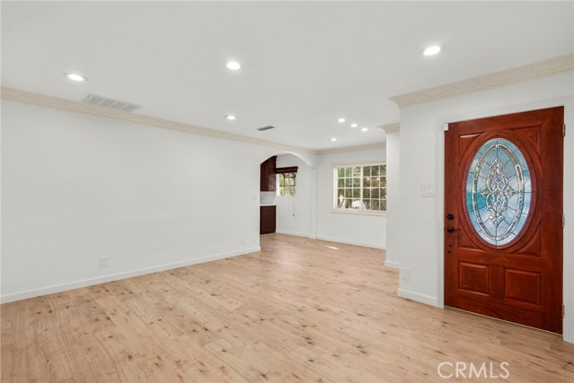 Detail Gallery Image 4 of 22 For 18621 Bryant, Northridge,  CA 91324 - 2 Beds | 1 Baths