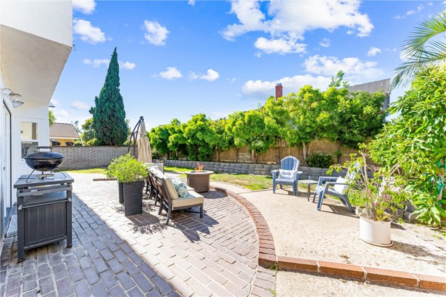 Detail Gallery Image 34 of 42 For 8871 Dorsett Dr, Huntington Beach,  CA 92646 - 4 Beds | 3 Baths