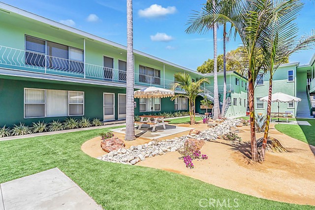 Detail Gallery Image 2 of 7 For 1212 E 3rd, Long Beach,  CA 90802 - – Beds | – Baths